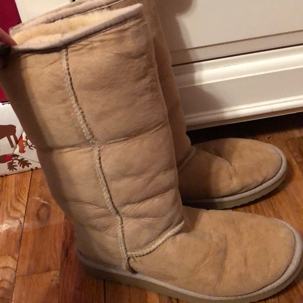 Sand classic tall uggs